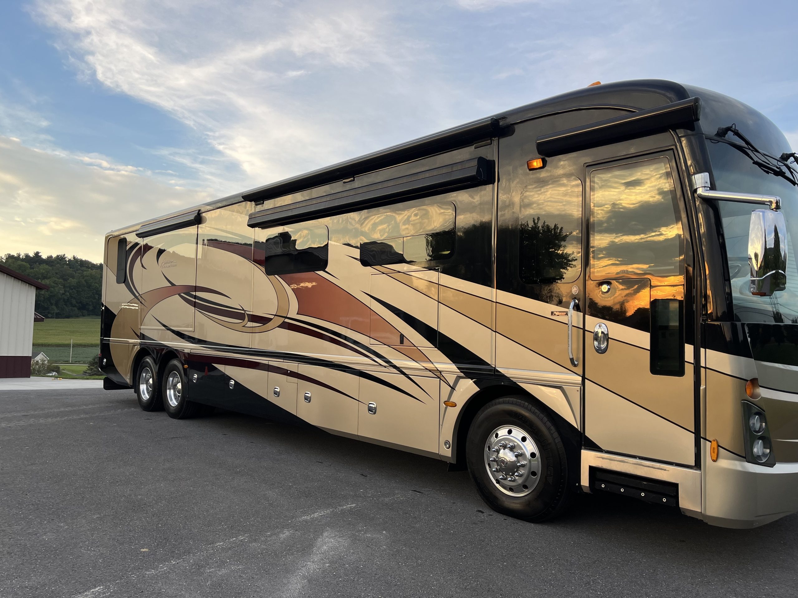 2012 American Coach American Tradition 42P - Image 3