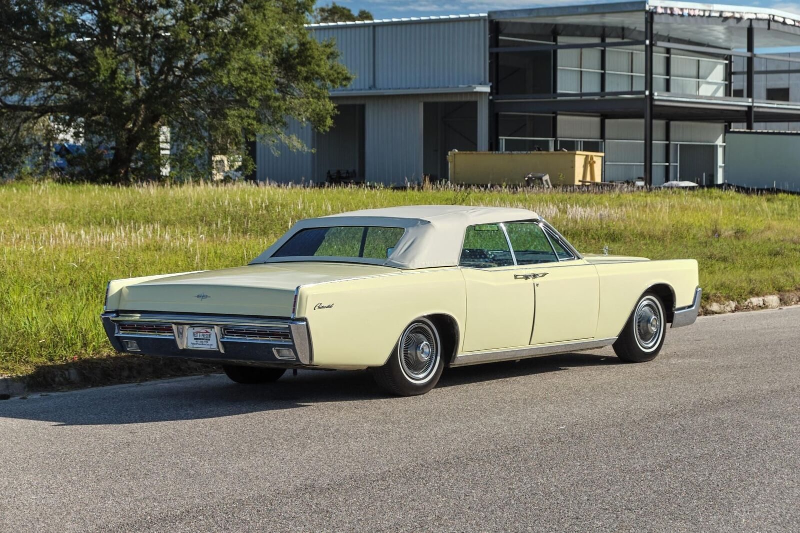 1967 Lincoln Continental Convertible - Image 5