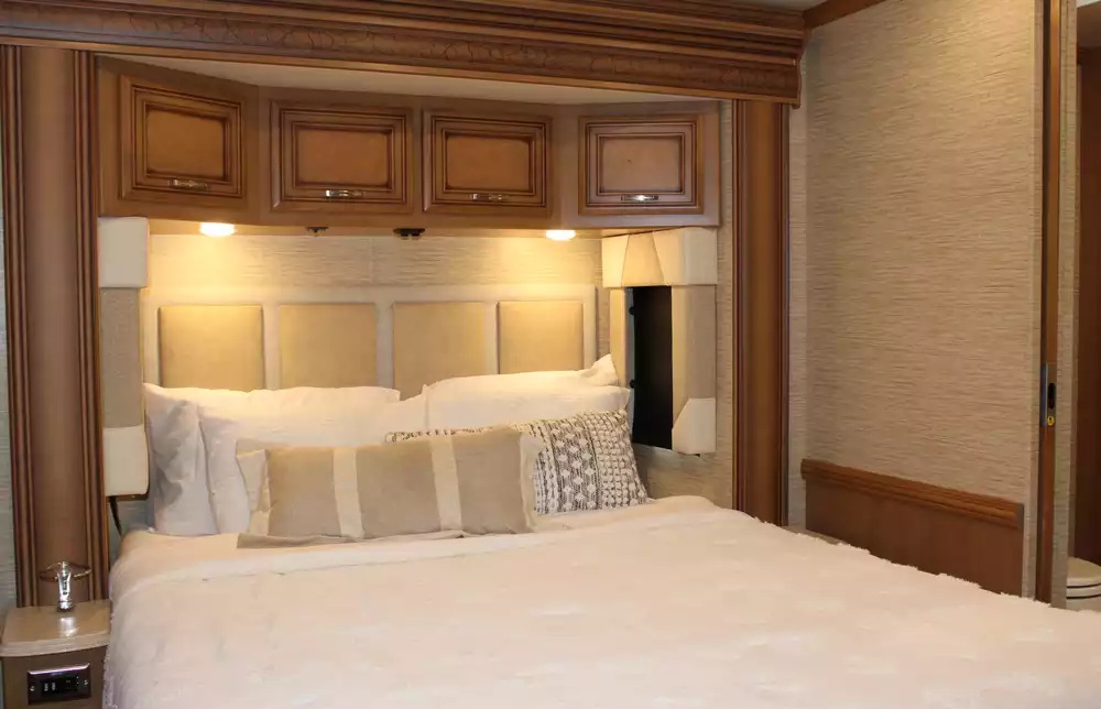 2017 Newmar Ventana Le 4042 - Image 19
