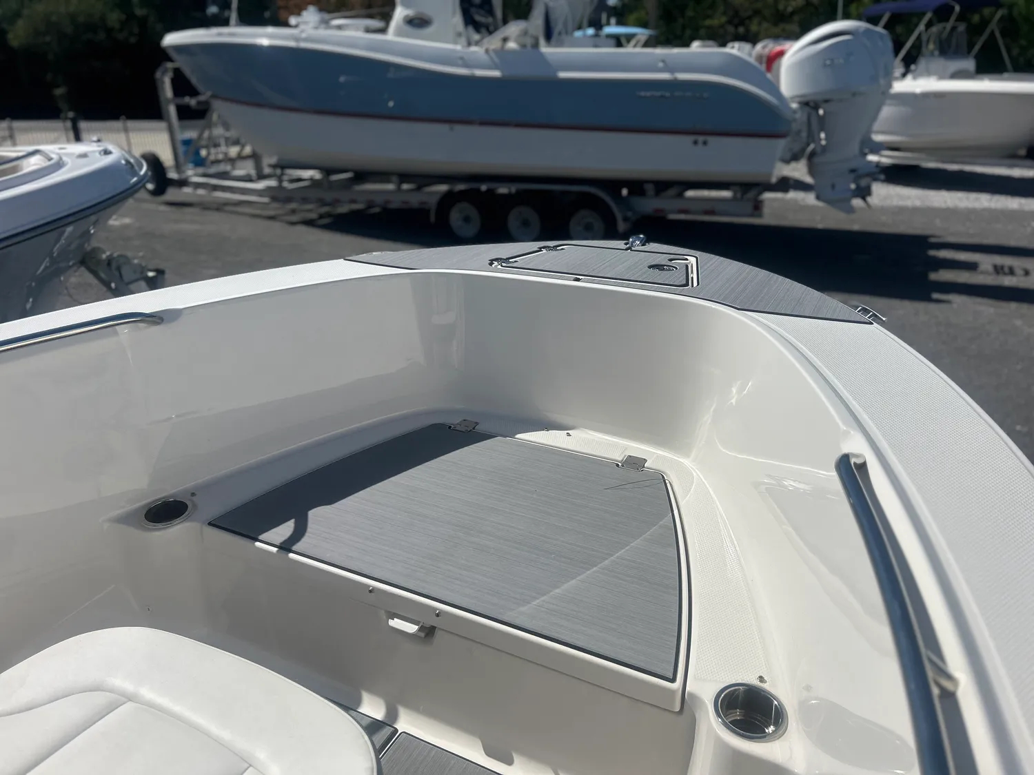 2024 Robalo 180 CC - Image 18