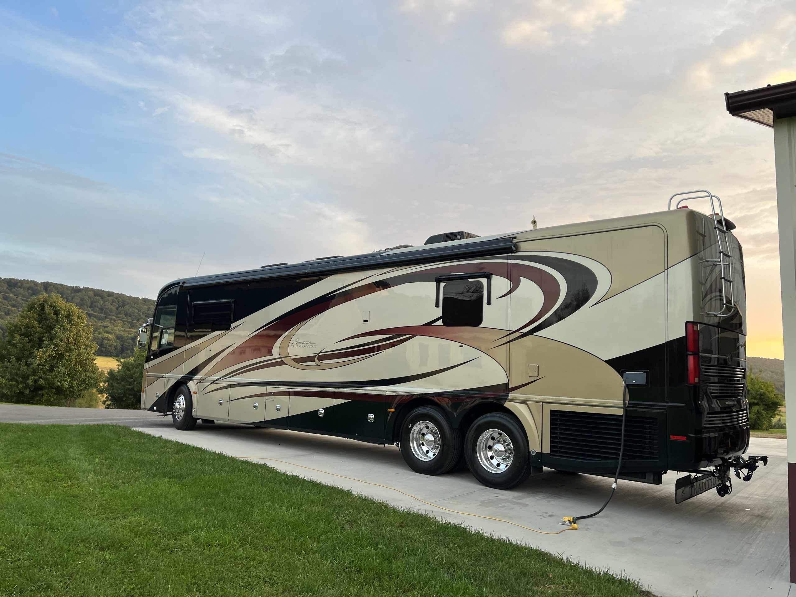 2012 American Coach American Tradition 42P - Image 11