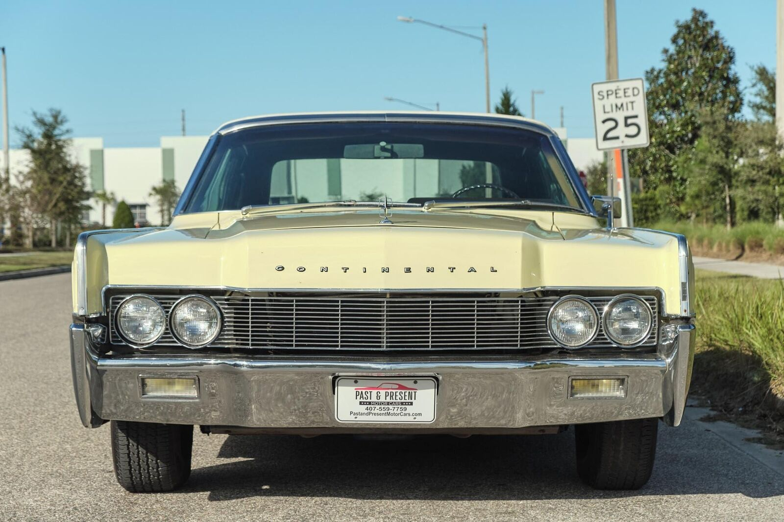 1967 Lincoln Continental Convertible - Image 13