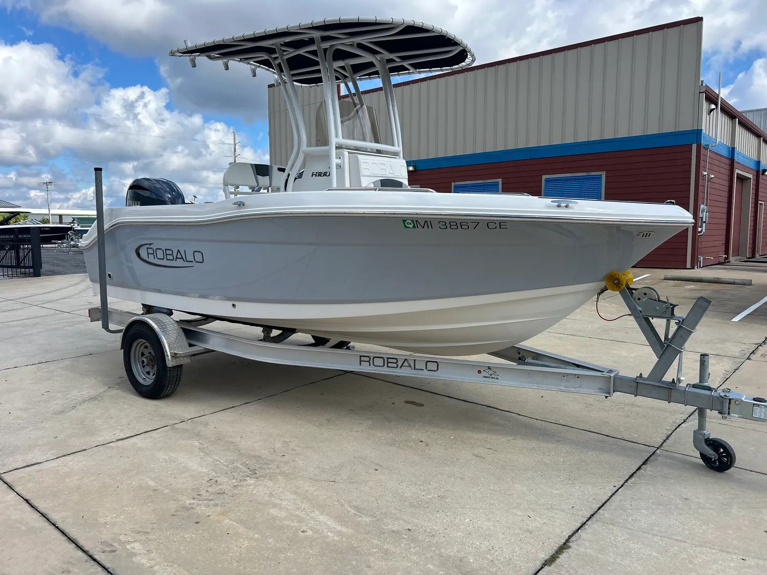 2024 Robalo 180 CC