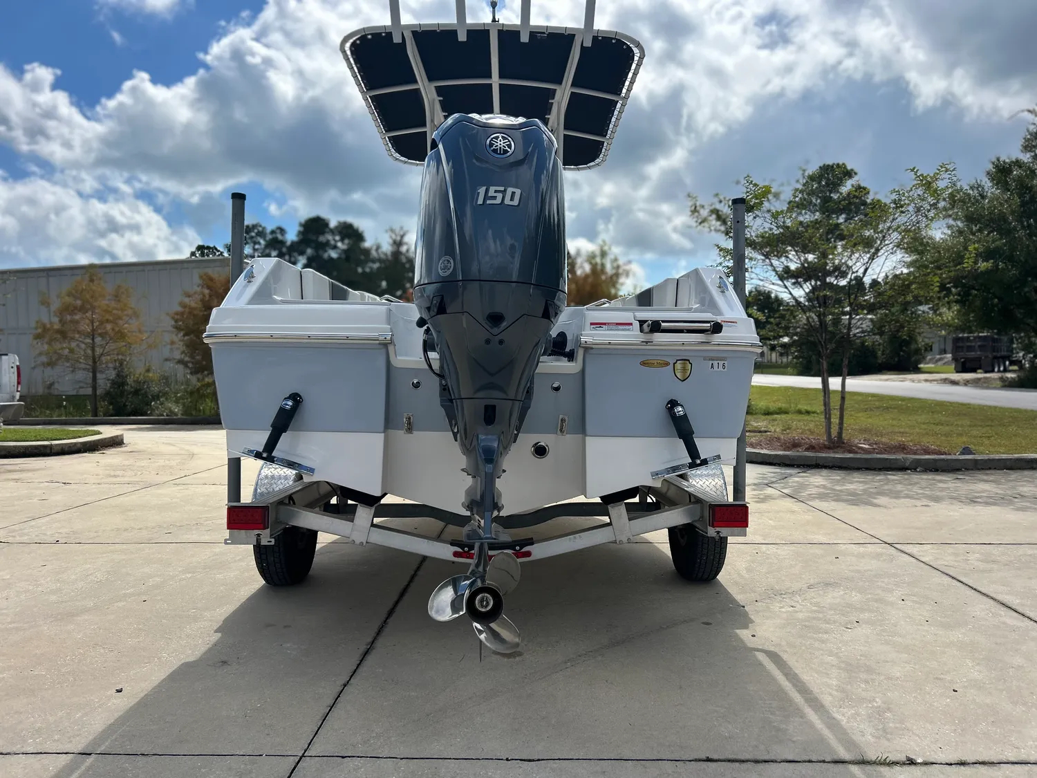 2024 Robalo 180 CC - Image 28