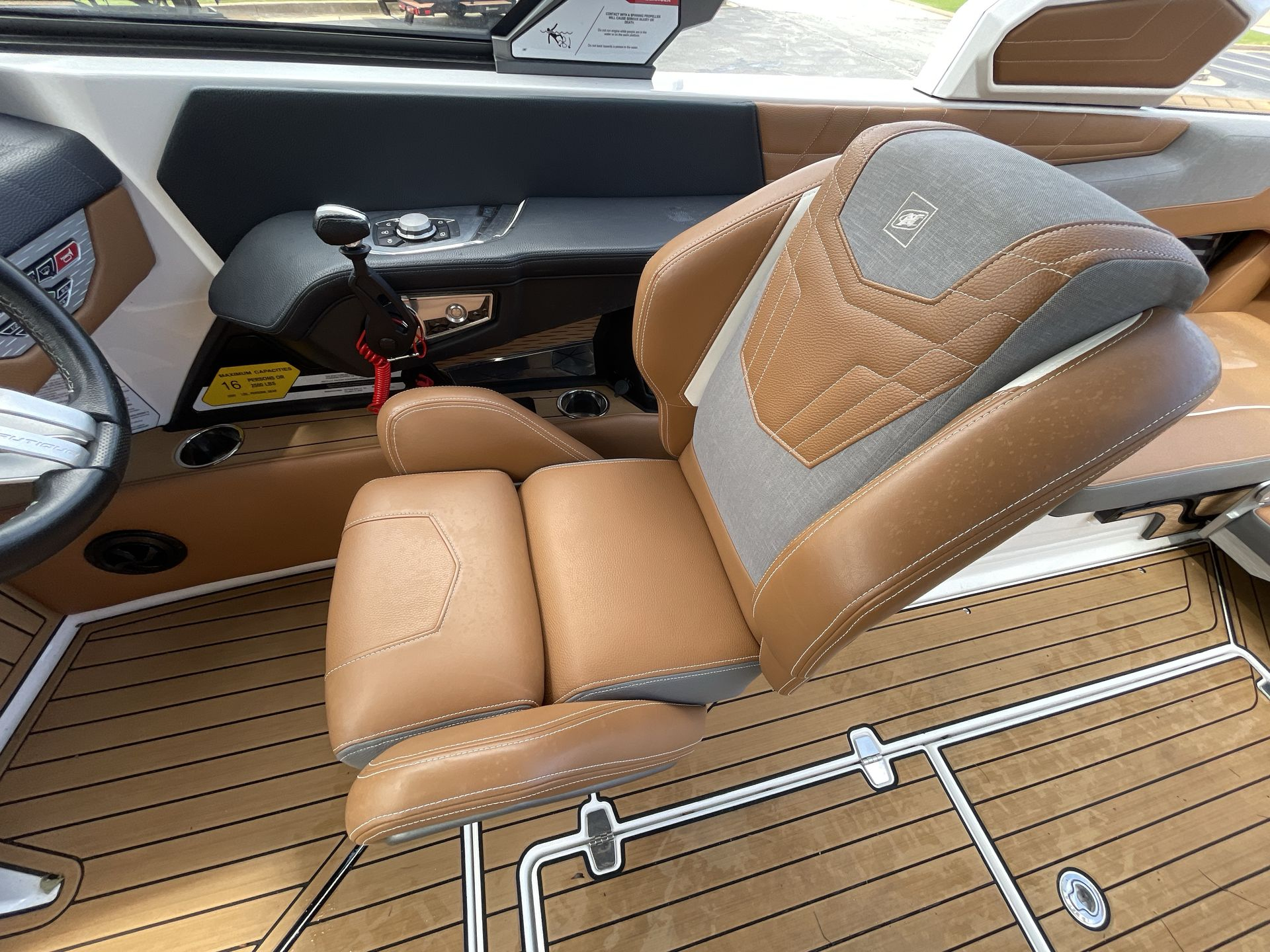 2022 Nautique G23 - Image 8