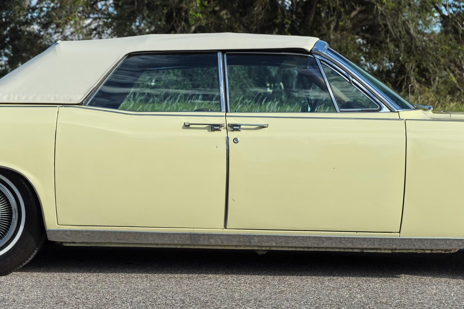 1967 Lincoln Continental Convertible - Image 20