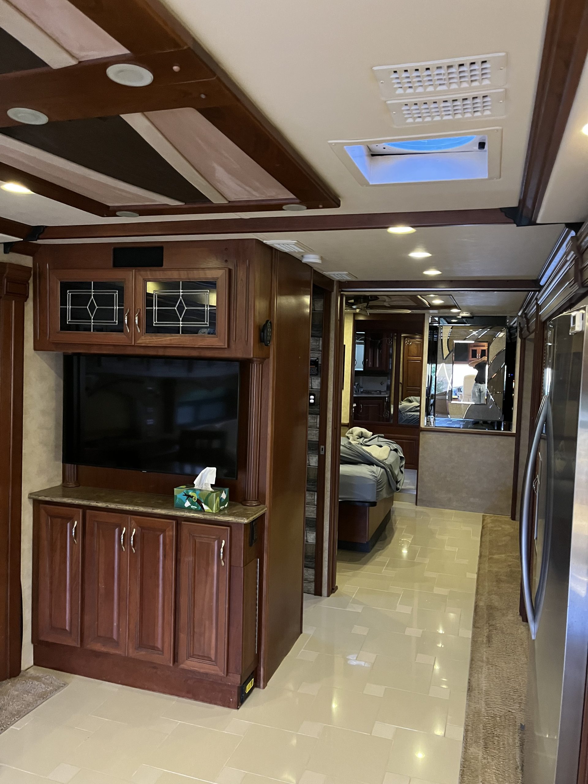 2012 American Coach American Tradition 42P - Image 22