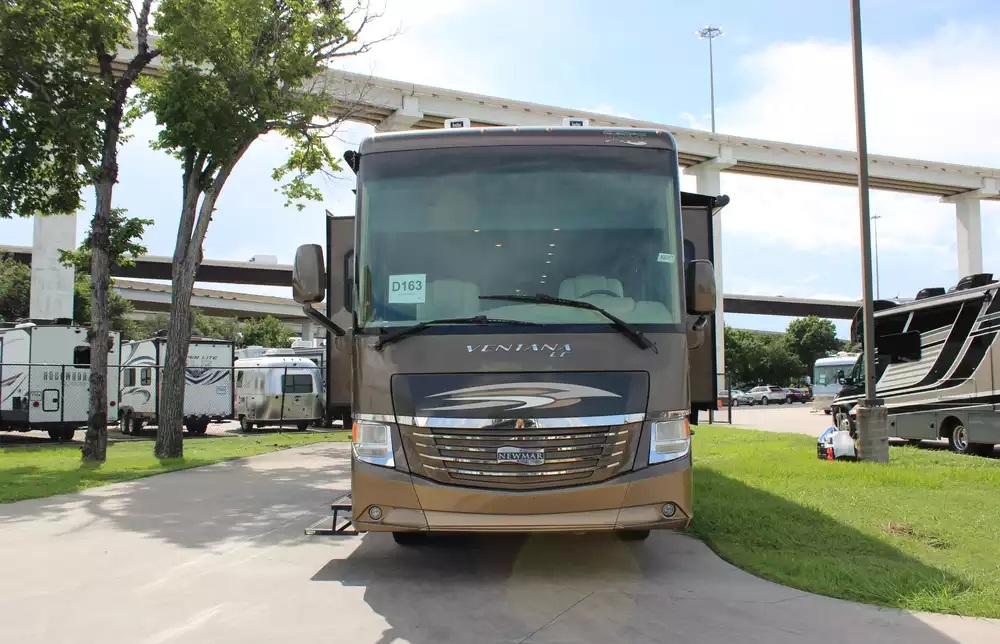 2017 Newmar Ventana Le 4042 - Image 4