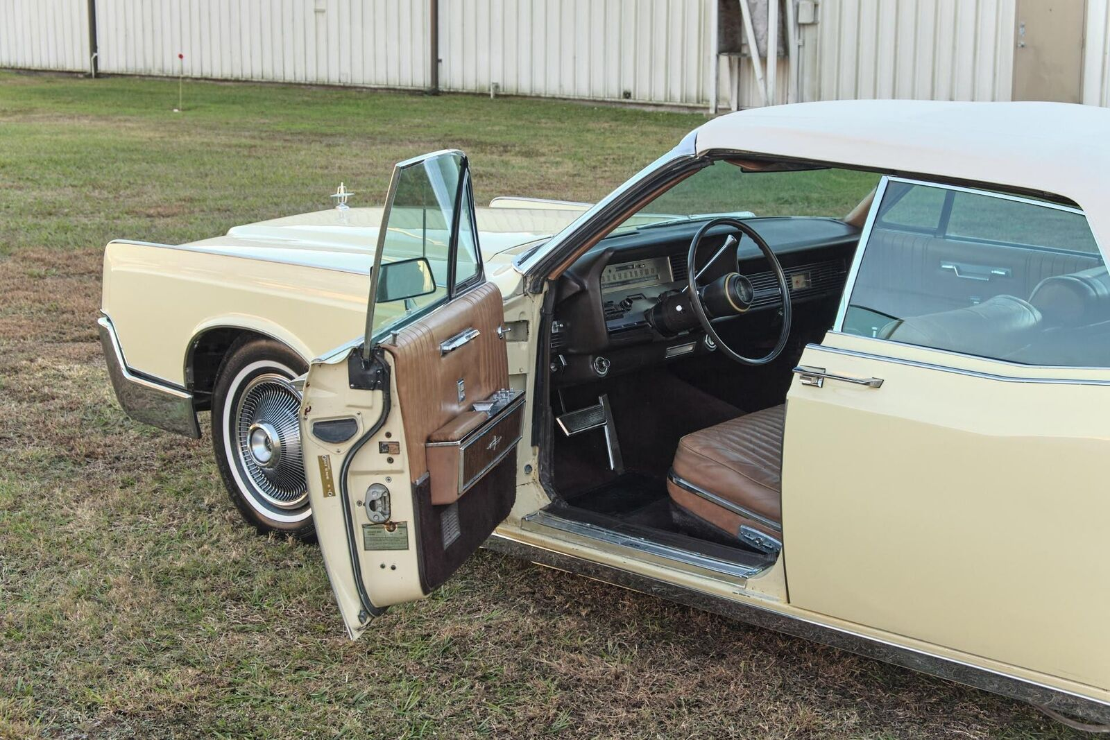 1967 Lincoln Continental Convertible - Image 28