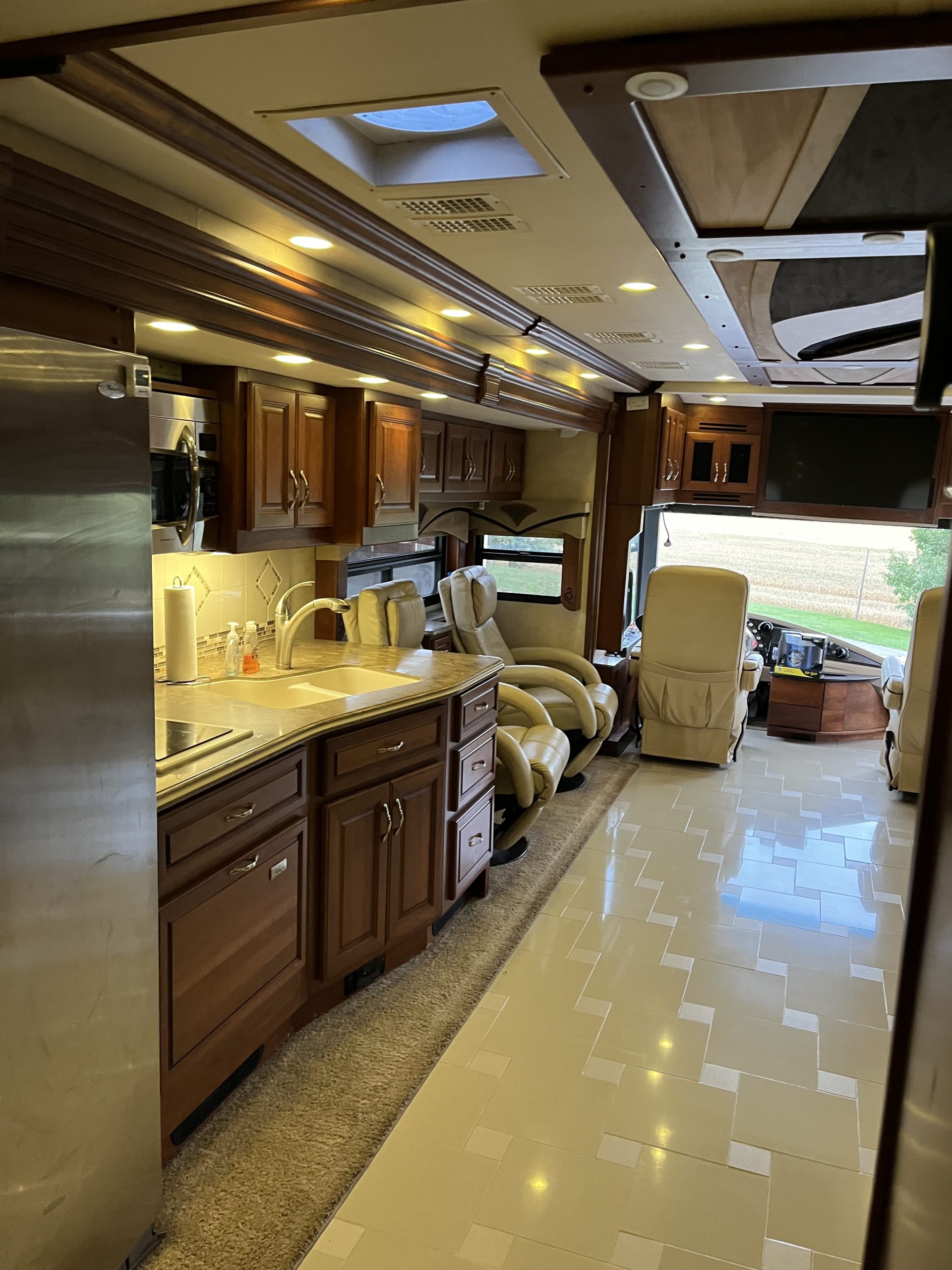 2012 American Coach American Tradition 42P - Image 30
