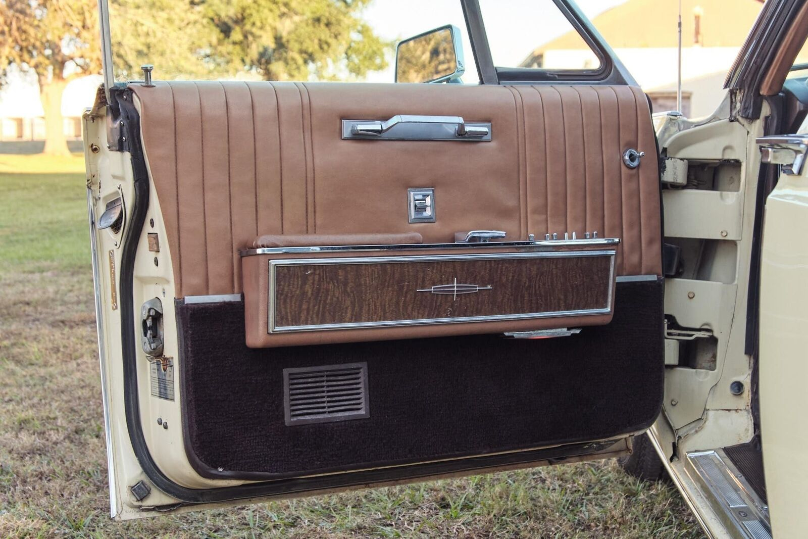 1967 Lincoln Continental Convertible - Image 29