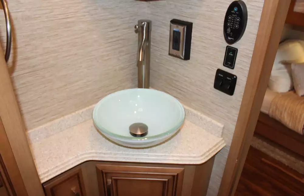 2017 Newmar Ventana Le 4042 - Image 58