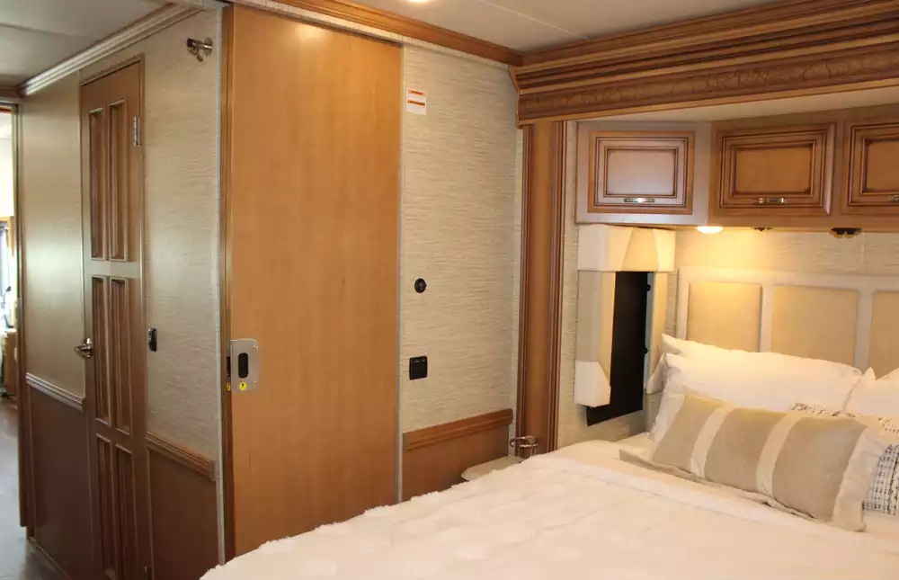 2017 Newmar Ventana Le 4042 - Image 76