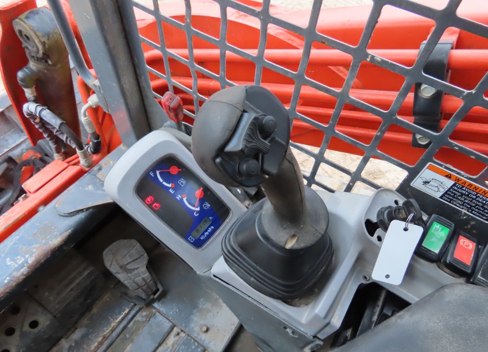 2017 Kubota SVL75-2 - Image 24