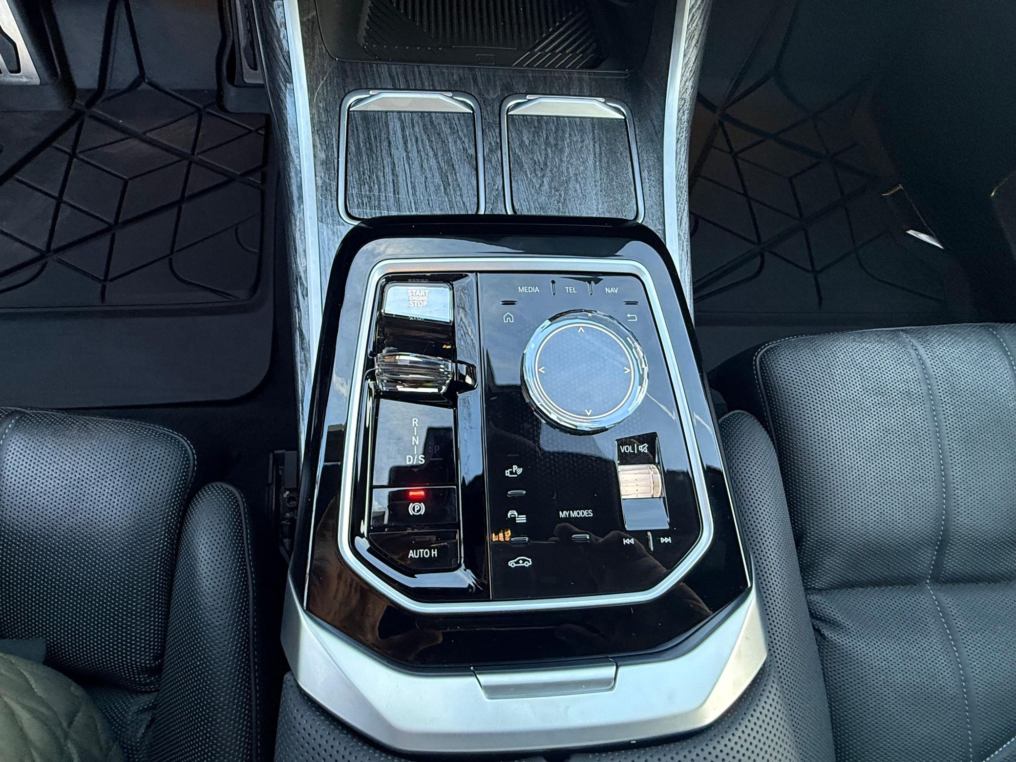 2023 BMW 7 Series 760I xDrive - Image 9