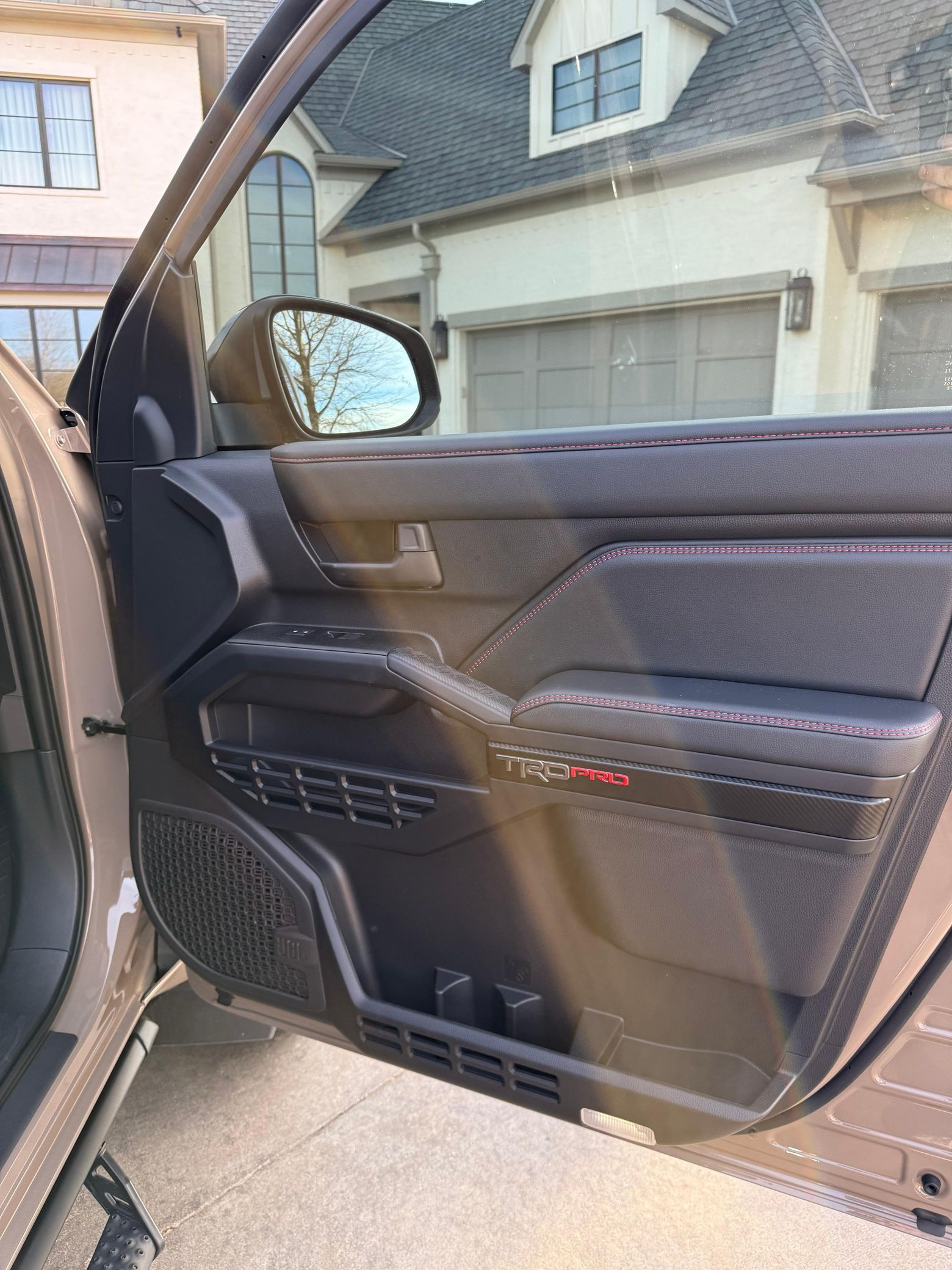 2025 Toyota 4Runner TRD Pro HV - Image 35