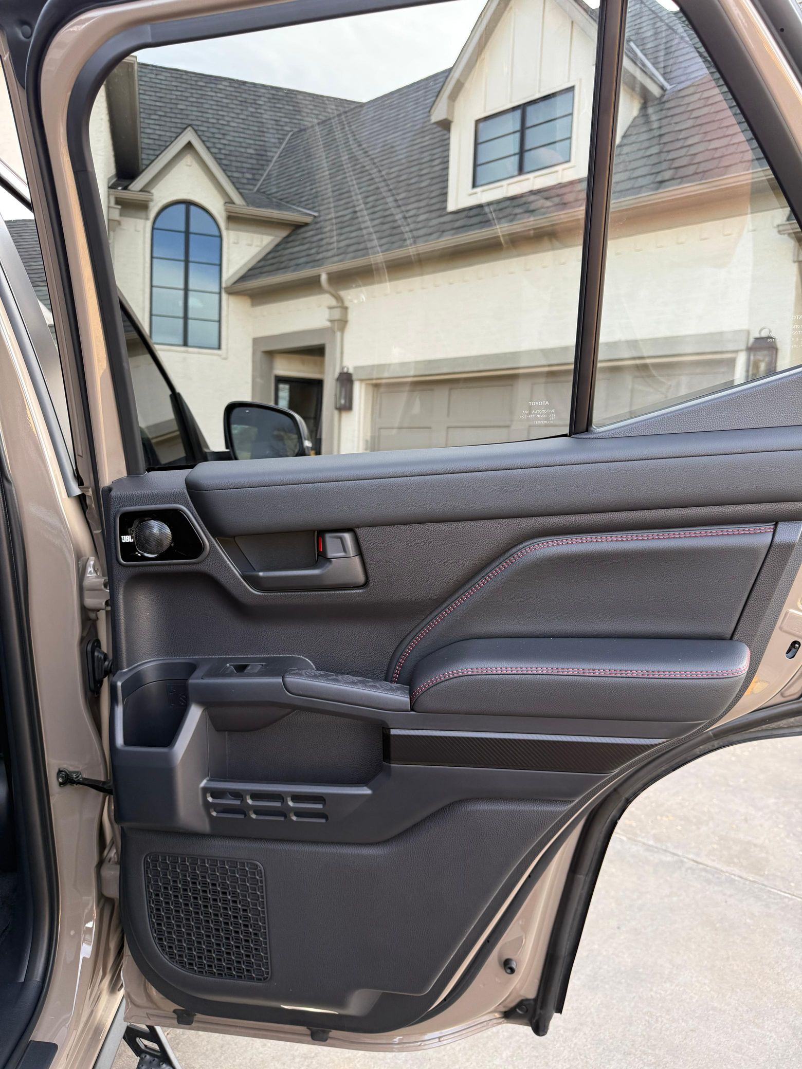 2025 Toyota 4Runner TRD Pro HV - Image 55