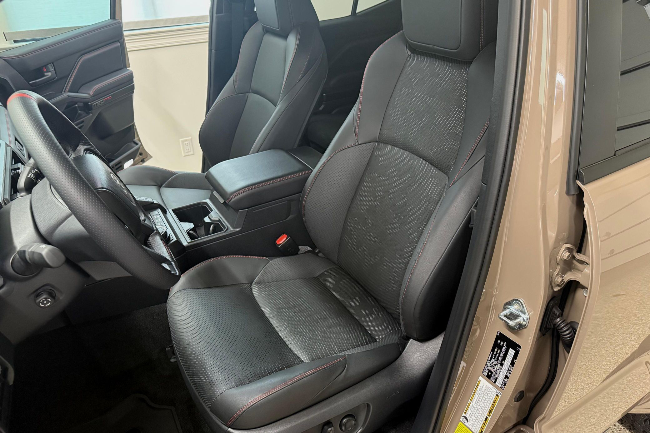 2025 Toyota 4Runner TRD Pro HV - Image 7