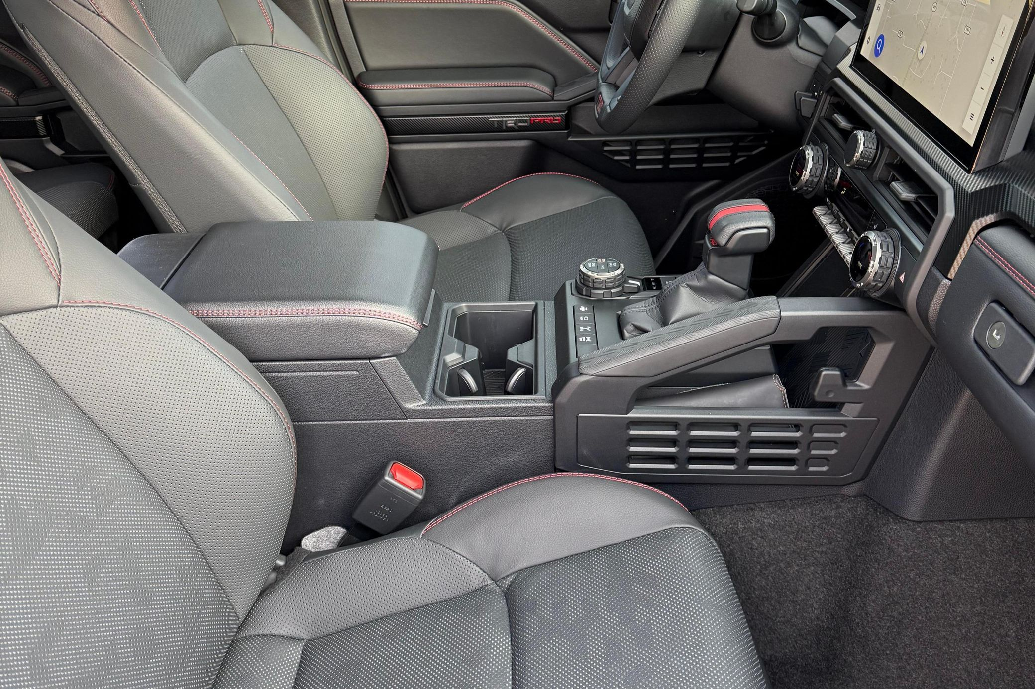 2025 Toyota 4Runner TRD Pro HV - Image 8