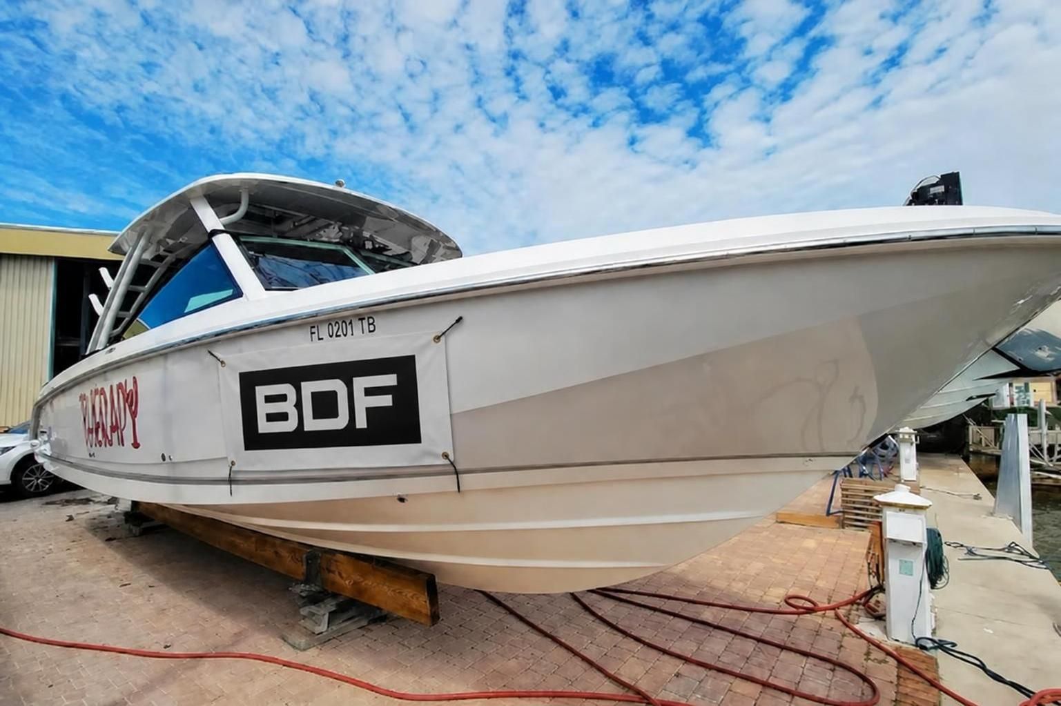 2022 Boston Whaler 320 Outrage